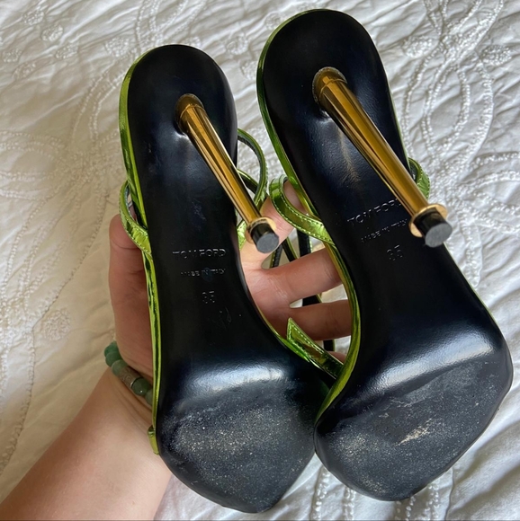 TOM FORD Green 90 Metallic Leather Padlock Sandals - Picture 8 of 12
